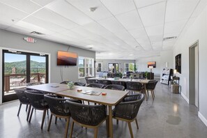 Dining - Serenity Ridge Suite 321- King Bedroom/Pool Access (Pigeon Forge)