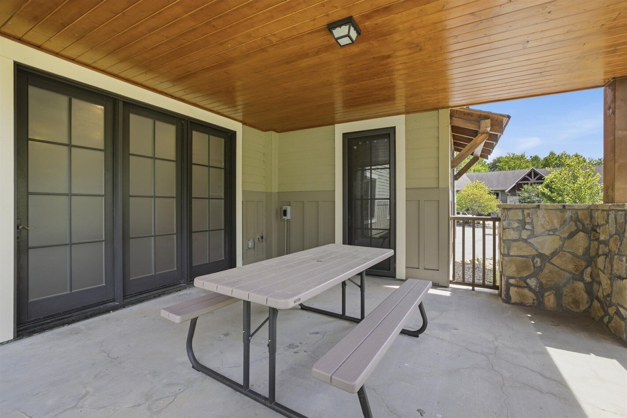 Outdoor dining