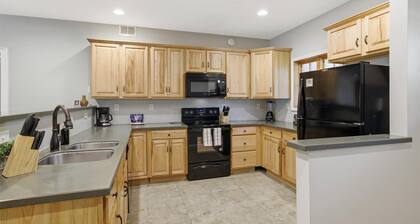 Serenity Ridge Unit 712 - Group Stay/Pool Access