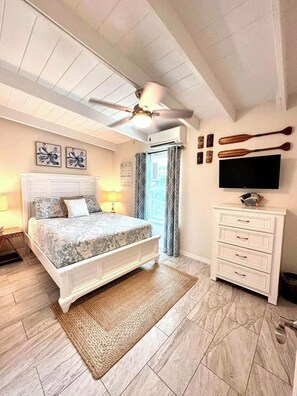 Room - MANATEE BUNGALOW in pleasant Key Colony Beach, FL (Key Colony Beach)
