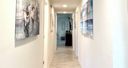 MANATEE BUNGALOW in pleasant Key Colony Beach, FL