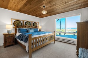 Iron/ironing board, travel cot, WiFi, bed sheets - Anchors Away Beachfront *Pet Friendly (Seaside)