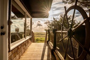 Terrace/patio - Anchors Away Beachfront *Pet Friendly (Seaside)