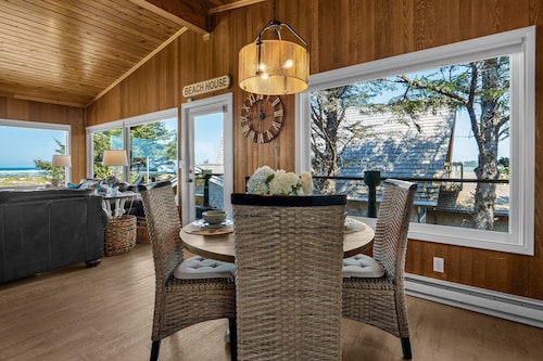 Anchors Away Beachfront *Pet Friendly
