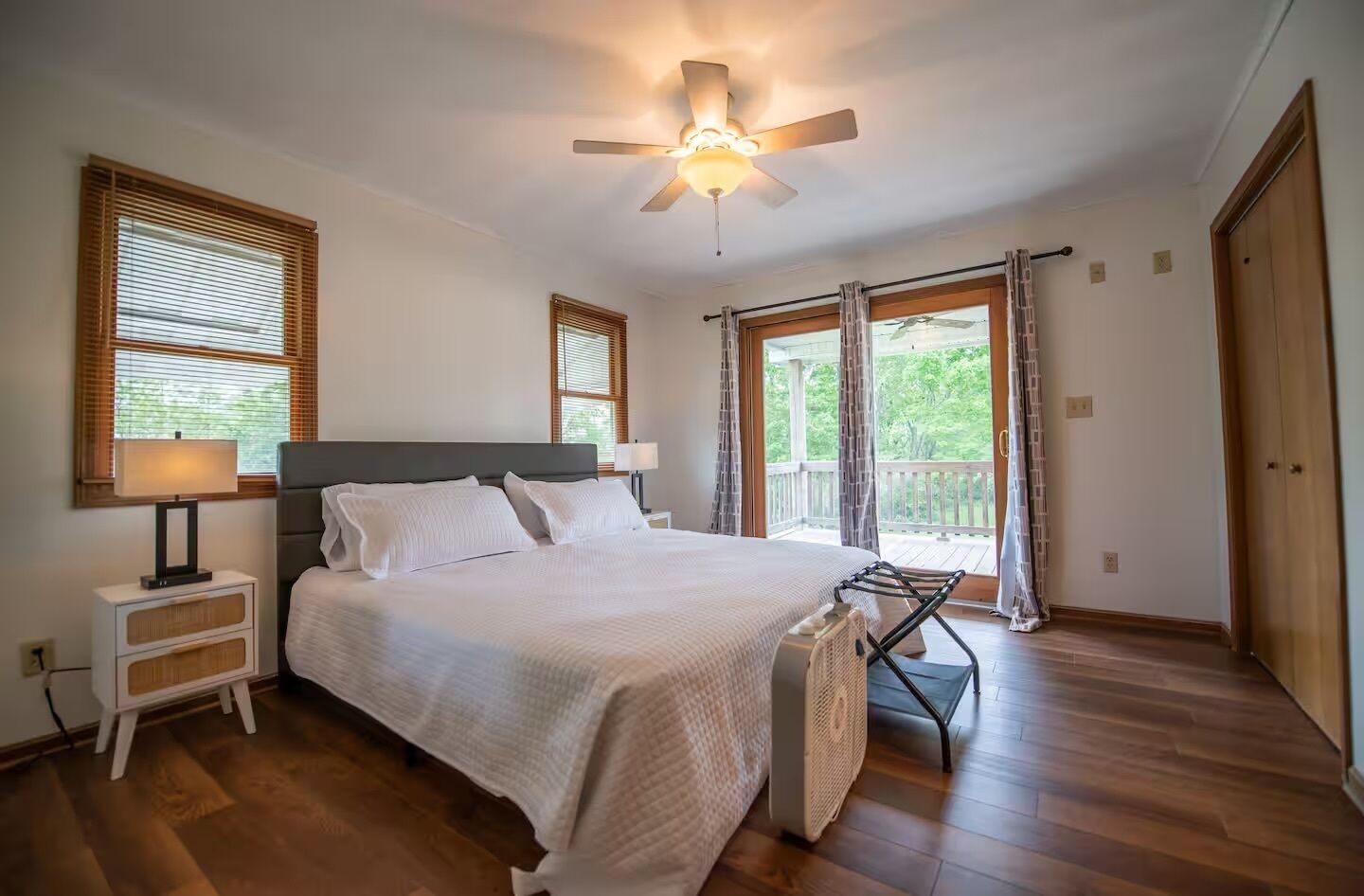 4 bedrooms, free WiFi, bed sheets