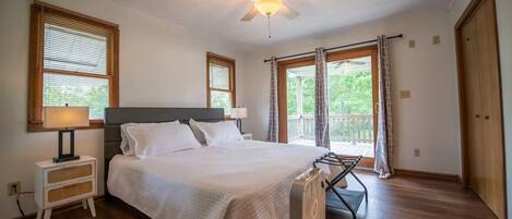 4 bedrooms, free WiFi, bed sheets