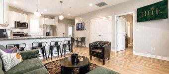 IRIE Living-Modern Kg 2Bd Gym Pool, NEW!