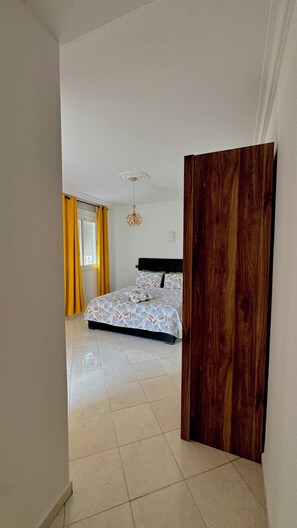 1 quarto, Wi-Fi de cortesia, roupa de cama
