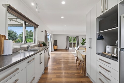 Sundowners - Mangawhai Heads Holiday Home