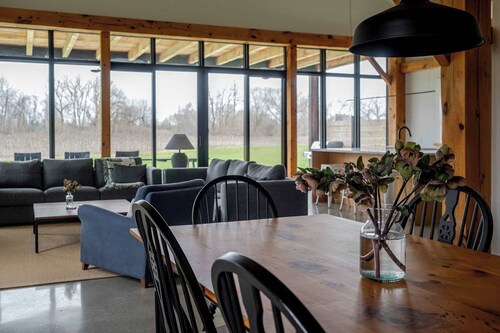 Black Ridge Barn - Minimalist Restored Barn