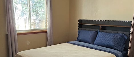 4 bedrooms, WiFi, bed sheets