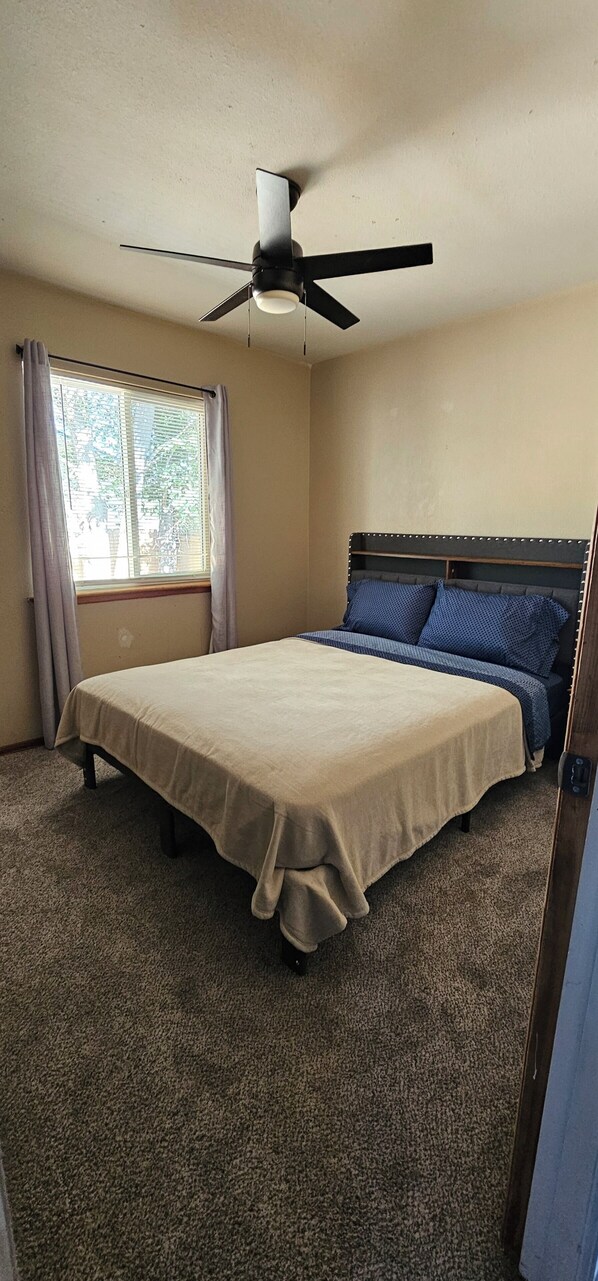 4 bedrooms, WiFi, bed sheets
