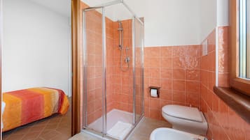 Doccia, asciugacapelli, asciugamani