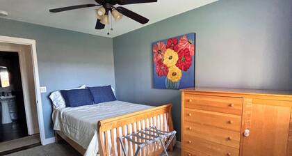 Staying Classy in San Diego - Charming 3-bedroom ranch home