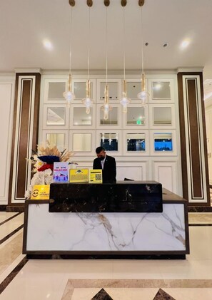 Lobby - Bright & Comfy Studio with Poolside Access (Iloilo City)