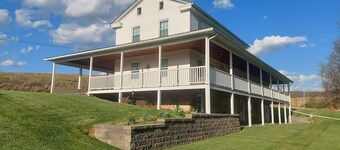 Peaceful Country Farmhouse Retreat – Private, Spacious, Sleeps 7
