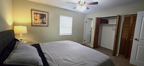 4 habitaciones, acceso a internet y ropa de cama 