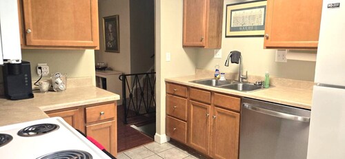 Spacious & Cozy Home near MU with Game Room