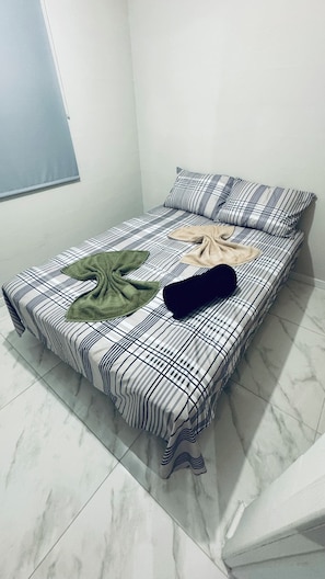2 bedrooms, WiFi, bed sheets