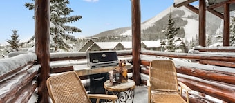 Big Sky Gem - Ski-in/out + Private Hot Tub + Views