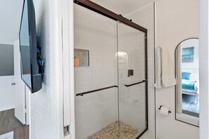Bathroom - Peaceful 2-bedroom townhome across the street from beach in N. Hutchinson Island (Fort Pierce)