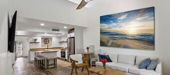 Peaceful 2-bedroom townhome across the street from beach in N. Hutchinson Island