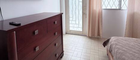 3 bedrooms, bed sheets