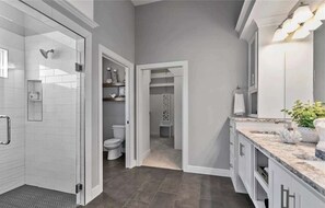 Shower, hair dryer, towels, shampoo - Perfect Base for the World Cup, Well Furnished (Blue Springs)