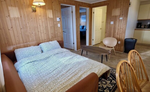 2 bedrooms, WiFi, bed sheets