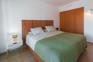 Free WiFi, bed sheets - WELCS APARTMENT 312 EMP with community pool (Rosas / Roses)