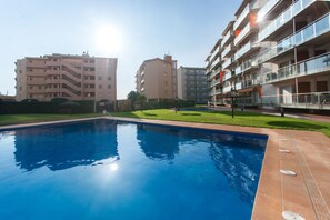 Pool - WELCS APARTMENT 312 EMP with community pool (Rosas / Roses)