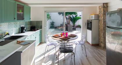 WELCS DETACHED HOUSE 313 EMP with private garden