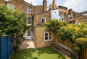 Exterior - Apartment Sleeps 2 With Wifi (London)
