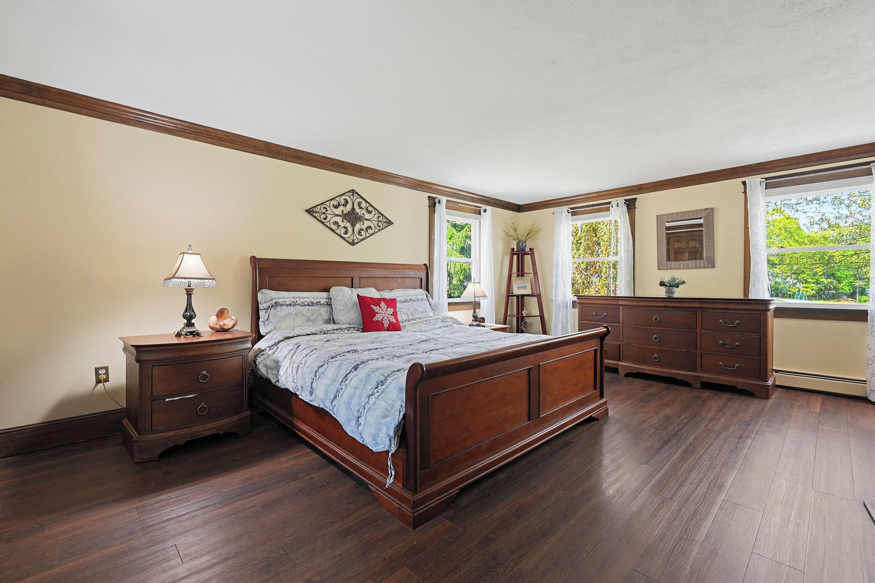 4 bedrooms, desk, free WiFi, bed sheets