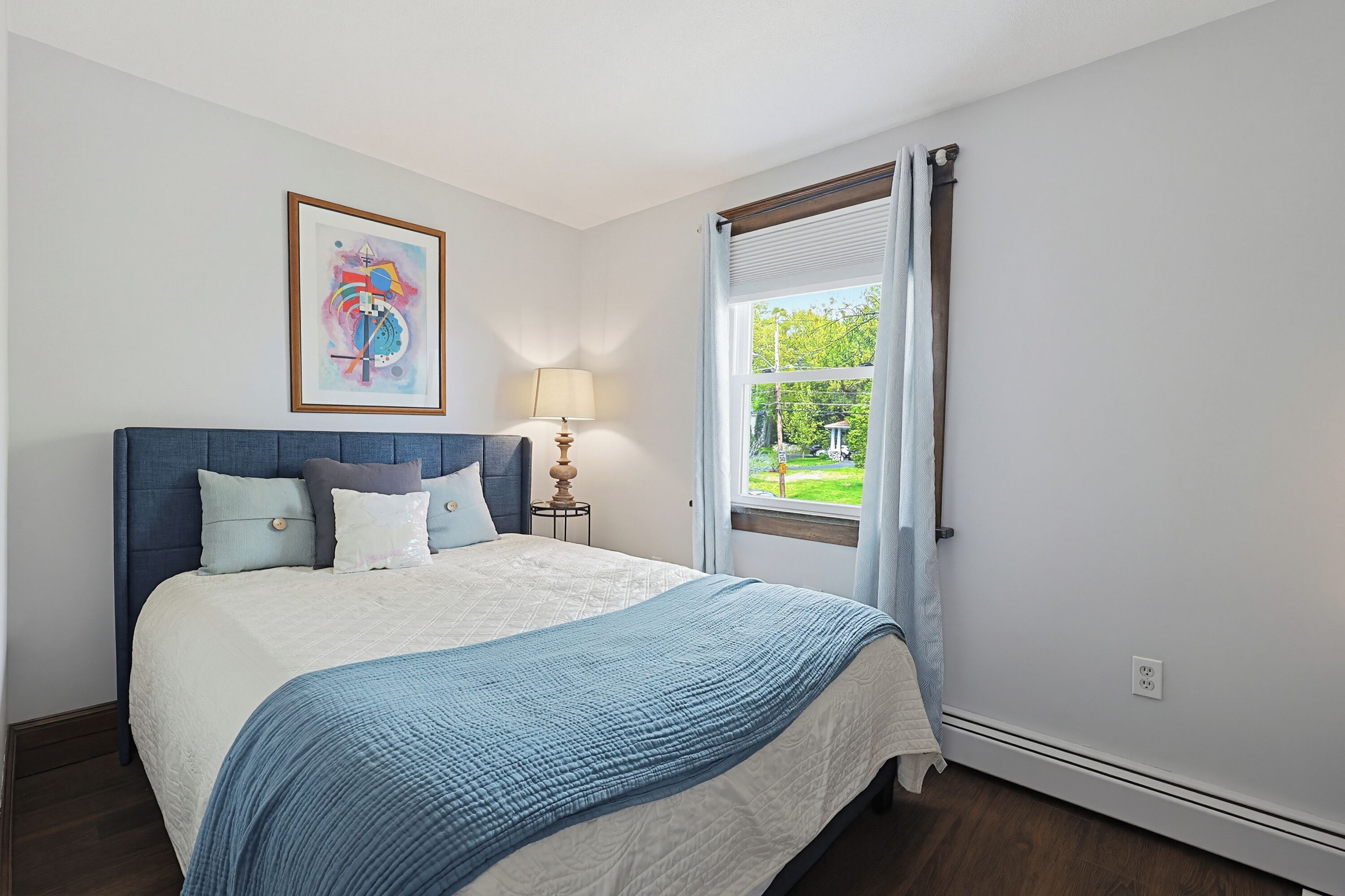 4 bedrooms, desk, free WiFi, bed sheets