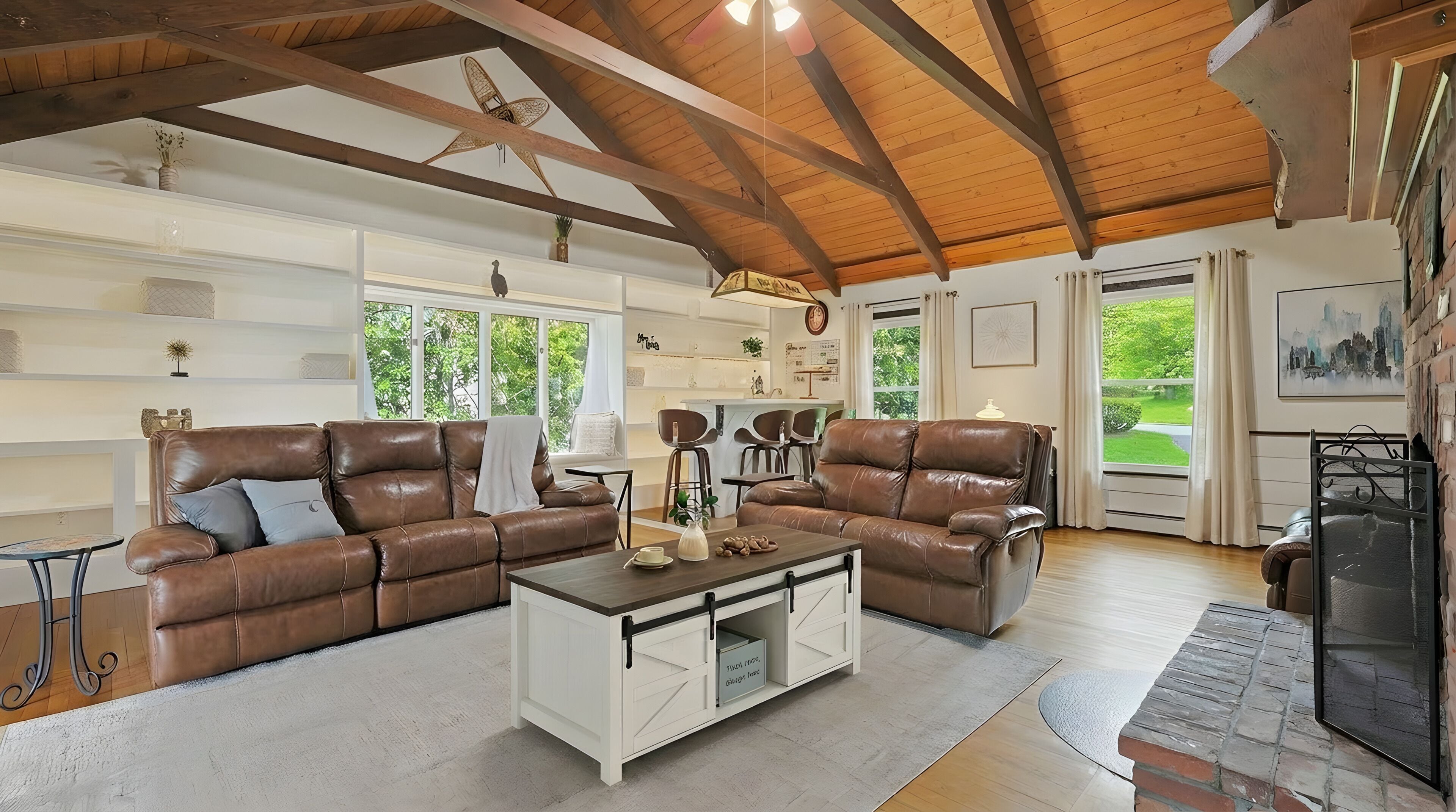 Smart TV, fireplace, books, stereo