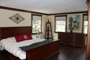 4 chambres, bureau, accès au Wi-Fi (inclus), literie fournie