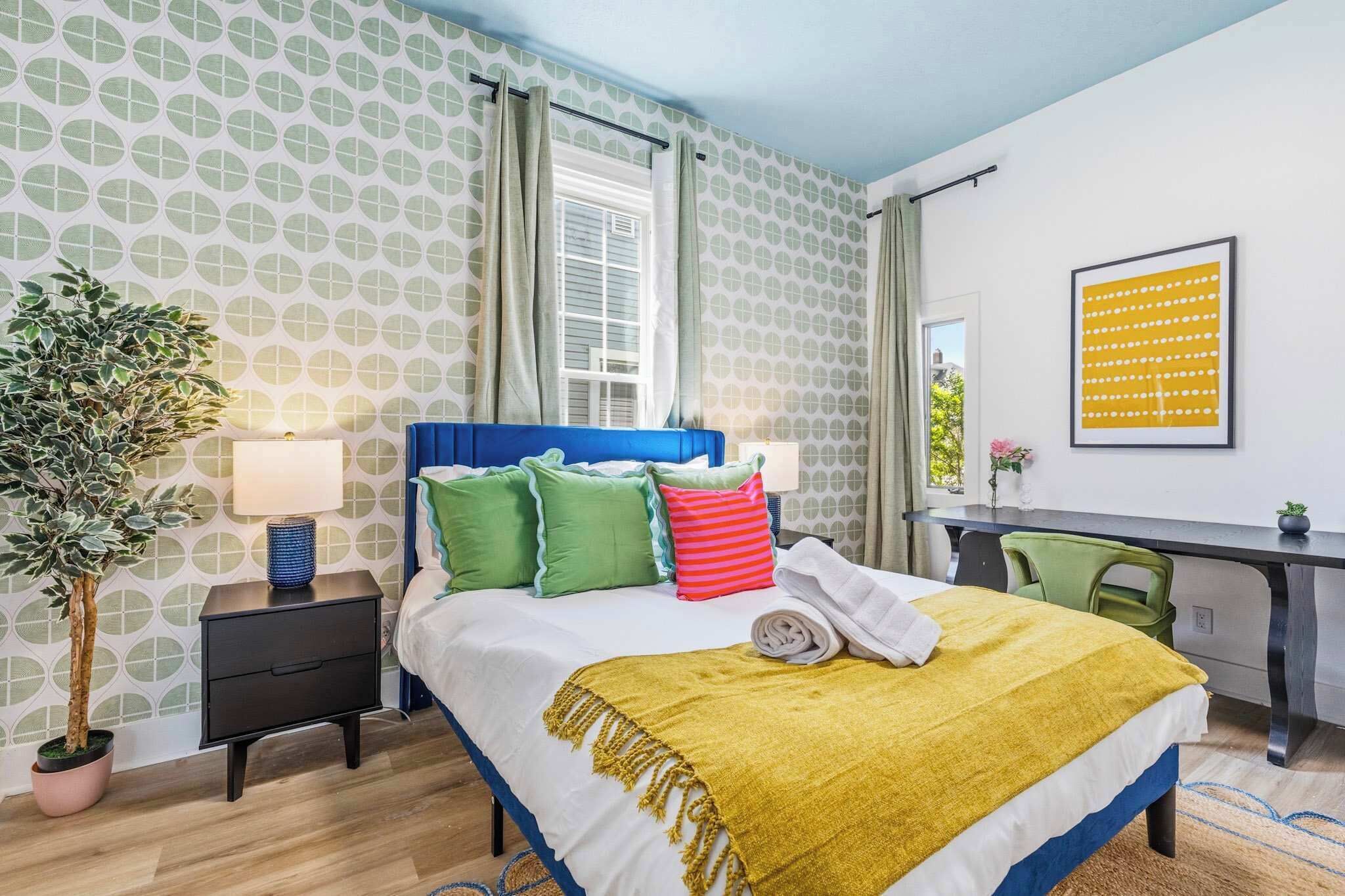 Desk, iron/ironing board, travel cot, WiFi