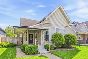 Exterior - Urban Haven Indy | Hot Tub + Game Room (Indianapolis)