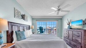 Condo, 1 King Bed with Sofa bed (Madeira Norte 406 - Premier) | 2 bedrooms - Madeira Norte 406 - Premier (Madeira Beach)