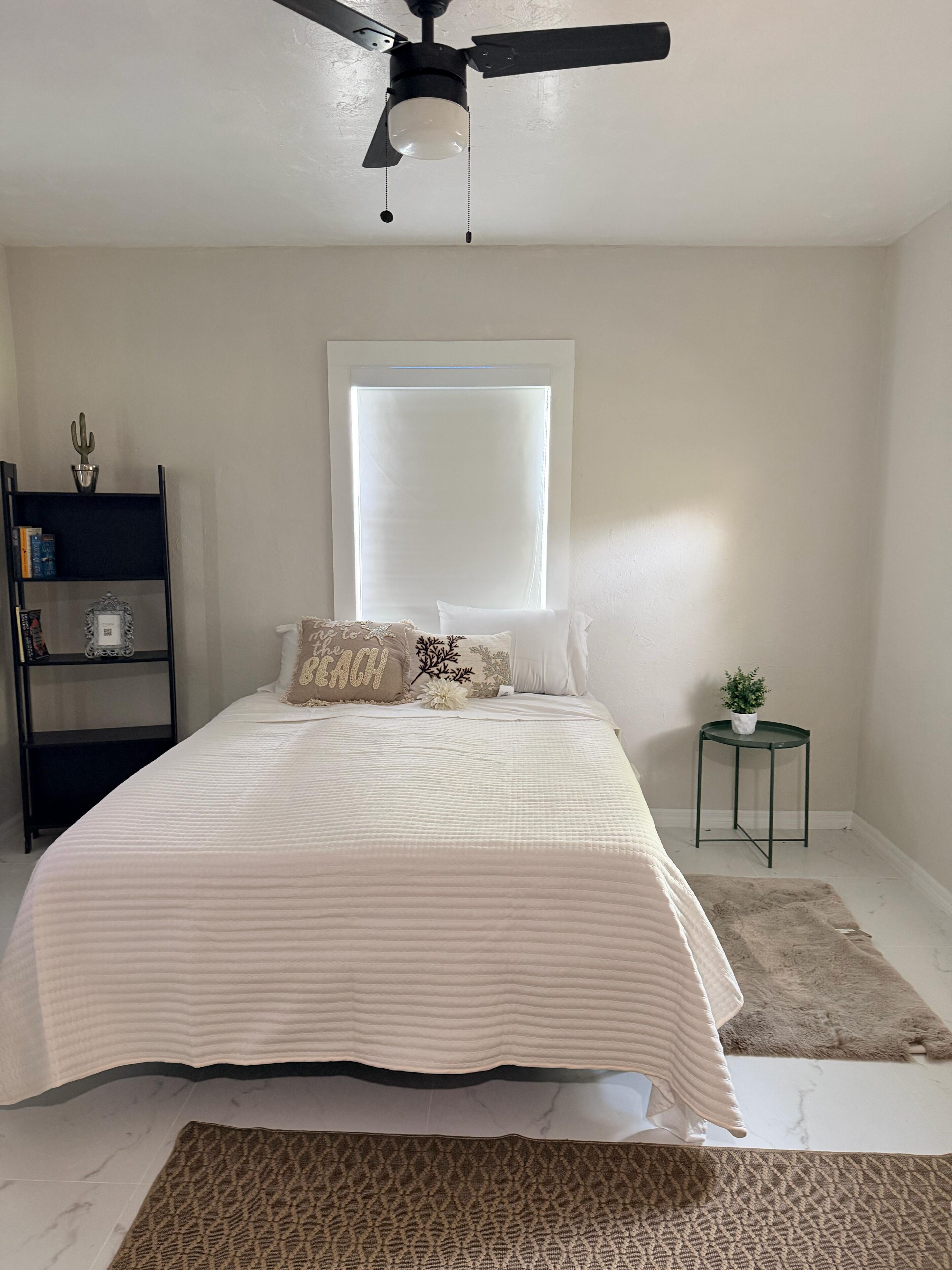 1 habitación, tabla de planchar con plancha, wifi y ropa de cama 