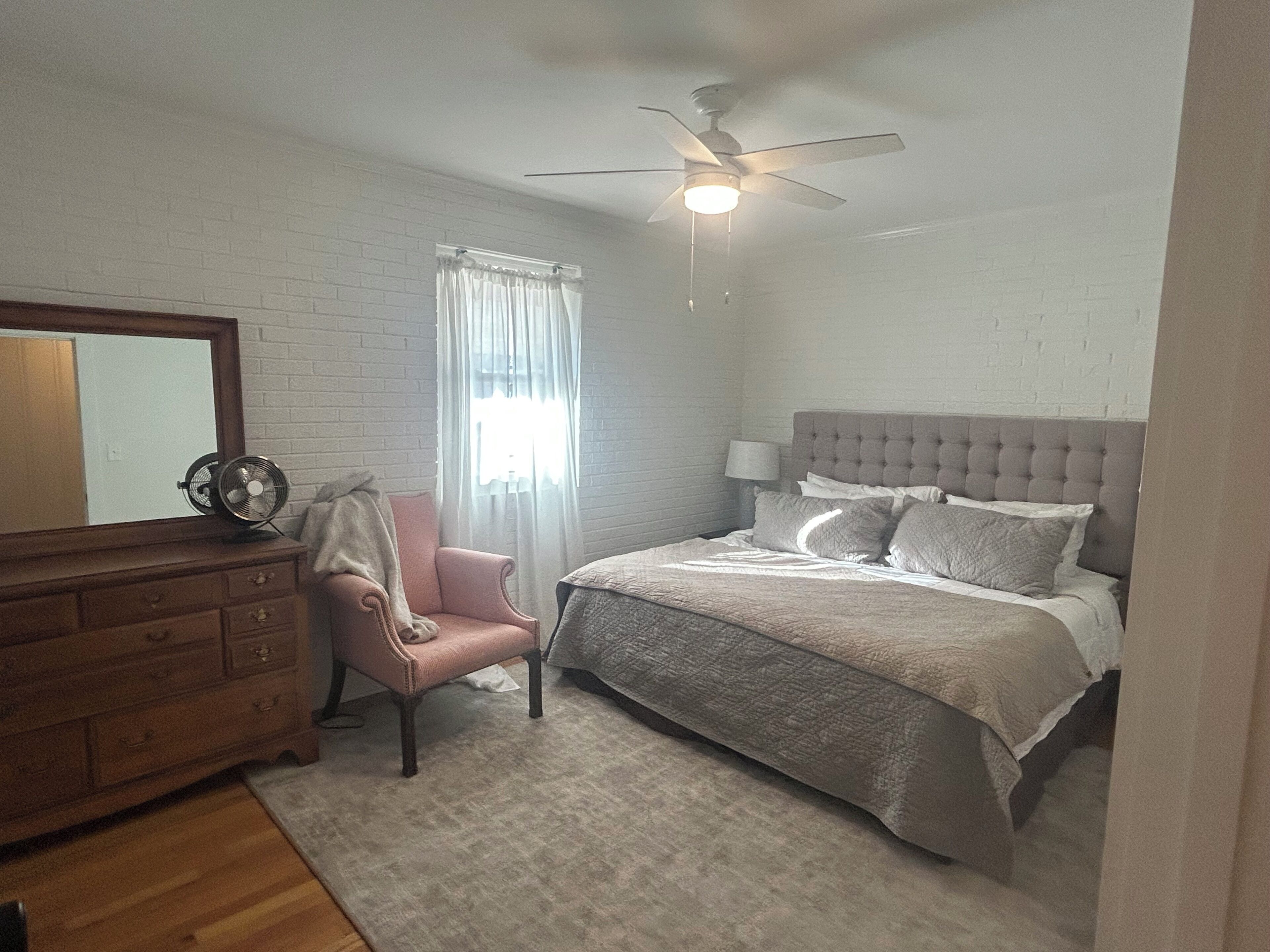 4 bedrooms, WiFi, bed sheets