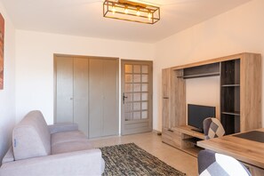 TV - Casa Pietranera - Studio avec balcon proche plage (San-Martino-di-Lota)
