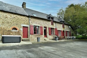 Exterior - L'Etang Guillaume - Avec Jacuzzi, jardin de 5000m2 (Poilley)