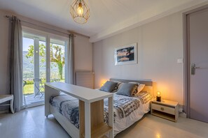 Iron/ironing board, free WiFi, bed sheets - Les Balcons du Sillon Alpin - Maison avec piscine (Voglans)