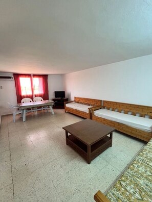 Living area - Vrbo Property (Kélibia)
