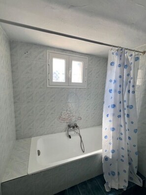 Bathroom - Vrbo Property (Kélibia)