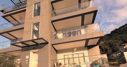 Luxurious 1-bed Condo near Beach (With Pool)