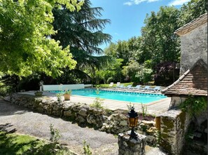 Pool - Large house with swimming pool and green park (Sainte-Colombe-de-Villeneuve)