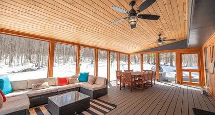 5BR, 4.5Bath Secluded House With Game Room, Firepit, Hottub, Pizza Oven and More